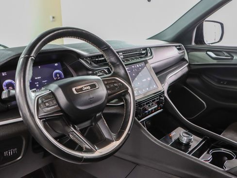 Used 2022 Jeep Grand Cherokee Altitude image 23