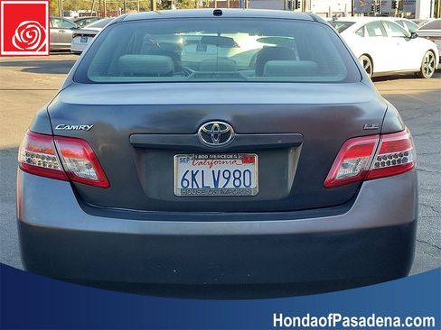 Used 2010 Toyota Camry image 3