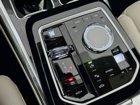 New 2026 BMW 750e xDrive w/ Executive Package image 15