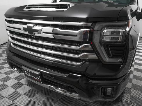 Used 2025 Chevrolet Silverado 2500 High Country w/ High Country Premium Package AWD/4WD image 30