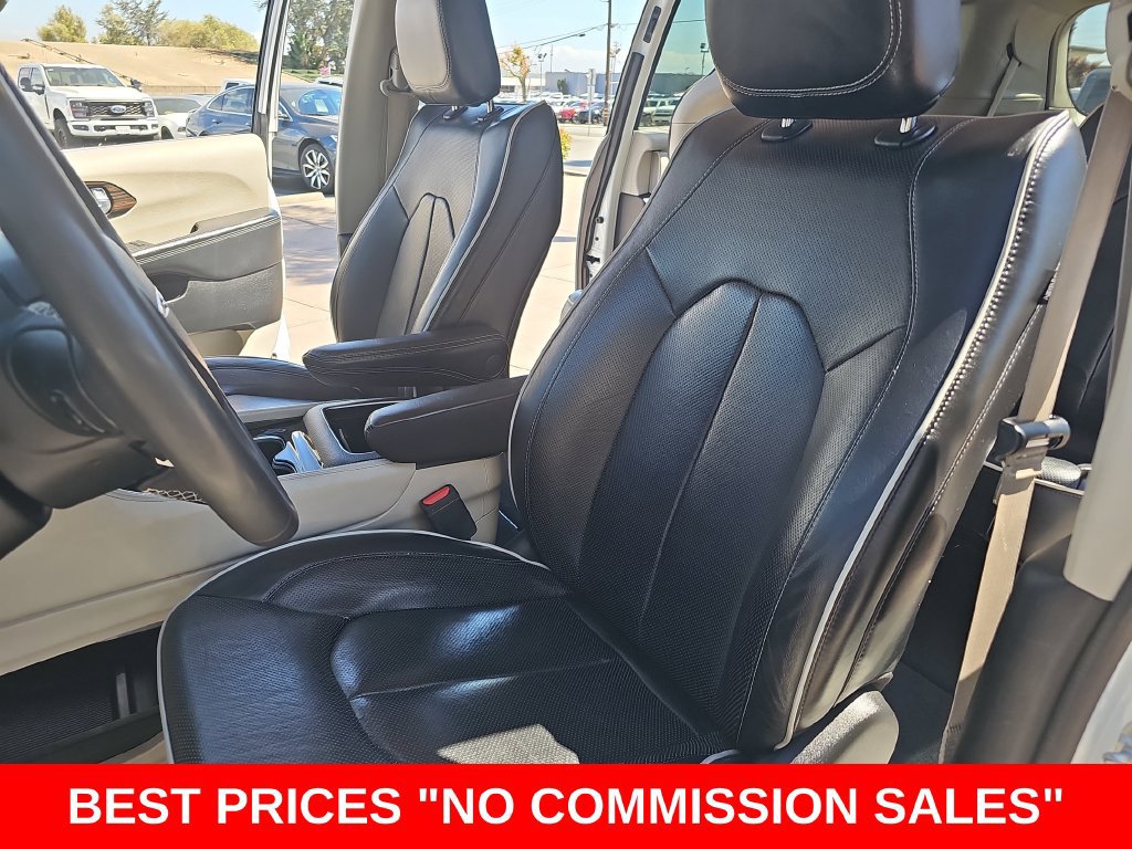 Used 2023 Chrysler Pacifica Limited FWD image 16