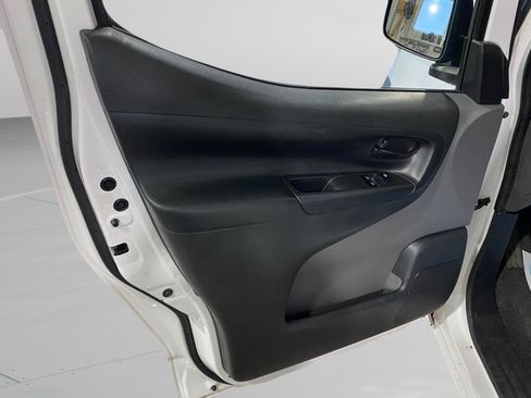Used 2014 Nissan NV200 S FWD image 17