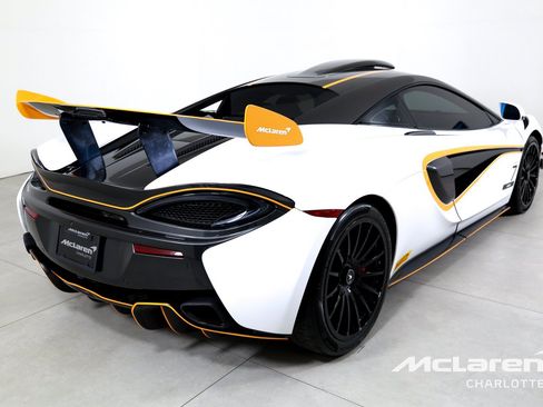 Used 2020 McLaren 620R RWD image 9