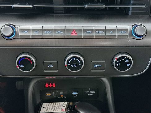 Used 2025 Hyundai Kona SE FWD image 18