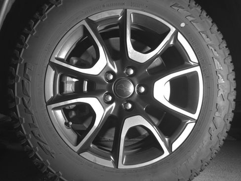 Used 2025 Jeep Compass Trailhawk AWD/4WD image 12