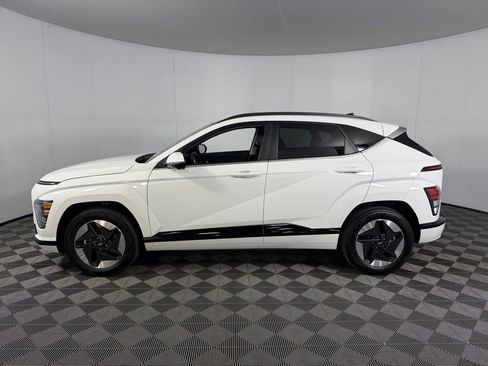Used 2025 Hyundai Kona Limited FWD image 11