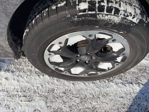 Used 2023 Subaru Crosstrek 2.0i Premium image 8