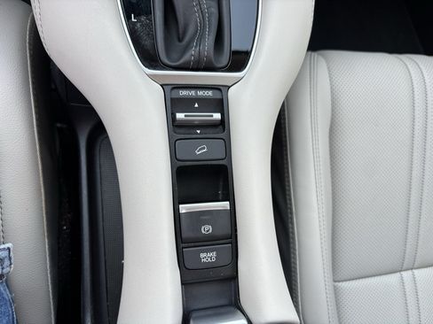 Certified 2024 Honda HR-V EX-L image 19