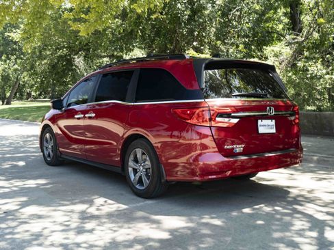 Used 2024 Honda Odyssey EX image 7