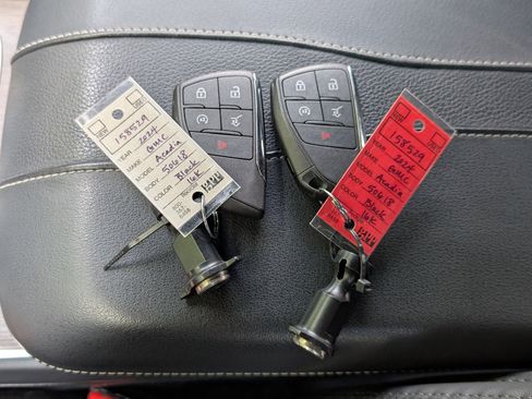 Used 2024 GMC Acadia Denali FWD image 39