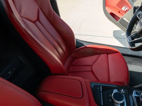 Used 2018 Audi R8 V10 RWD image 38