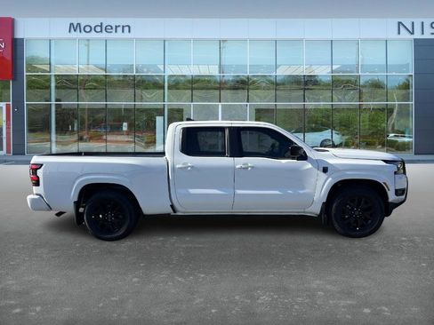 New 2026 Nissan Frontier SV w/ SV Convenience Package image 4