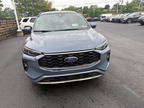 Used 2023 Ford Escape ST-Line Elite w/ Premium Technology Package AWD/4WD image 2