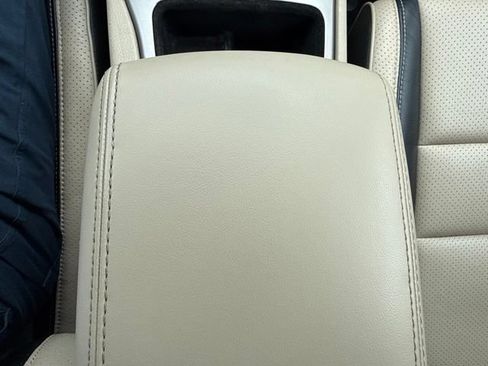 Used 2021 Jeep Grand Cherokee Laredo AWD/4WD image 27