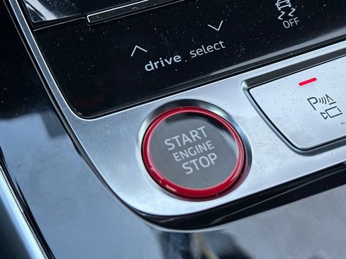 New 2025 Audi RS Q8 performance image 20