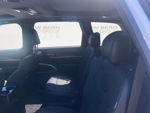 Used 2024 Kia Telluride SX Prestige X-Pro AWD/4WD image 13