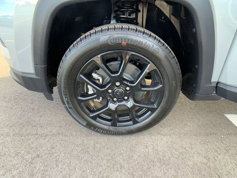 New 2026 Jeep Compass Latitude image 28