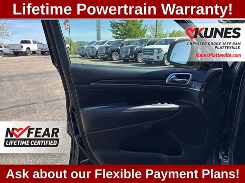 Used 2018 Jeep Grand Cherokee Overland AWD/4WD image 12