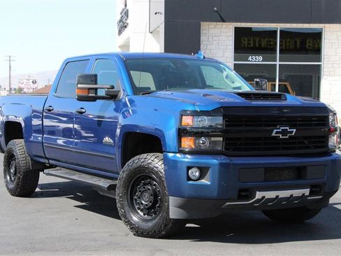 Used 2018 Chevrolet Silverado 2500 High Country AWD/4WD image 2
