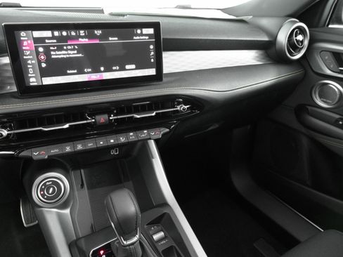 New 2025 Alfa Romeo Tonale w/ Premium Package image 41