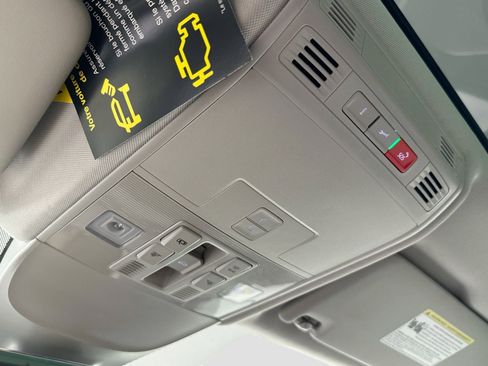 New 2025 Volkswagen Taos SE image 16