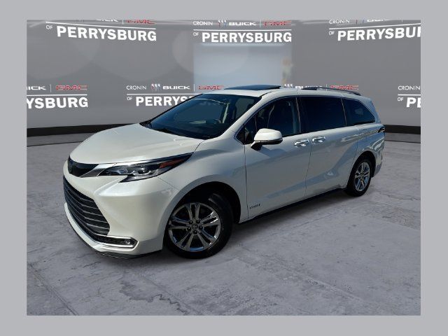 Used 2021 Toyota Sienna Platinum AWD/4WD image 1