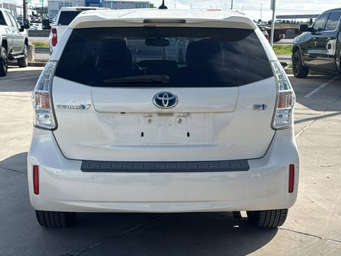 Used 2013 Toyota Prius V image 6
