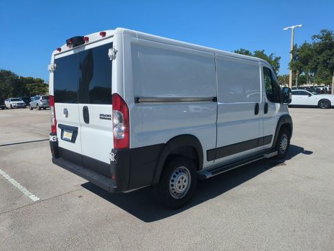 Used 2025 RAM ProMaster 2500 w/ U-Haul Equipment Group FWD image 6