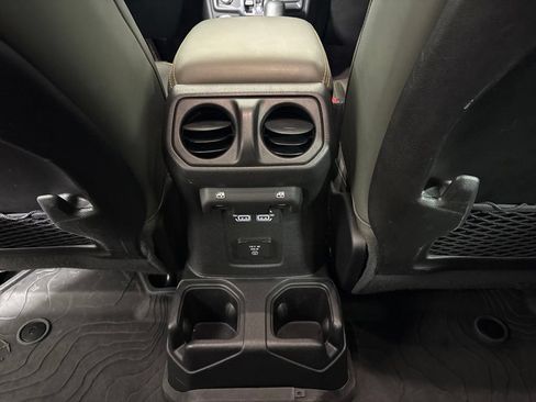 Used 2024 Jeep Gladiator Mojave w/ Convenience Group AWD/4WD image 29