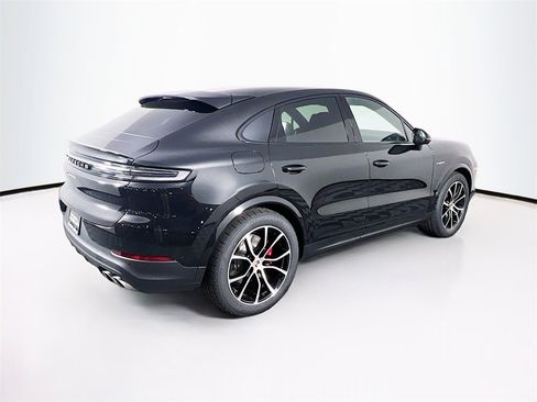 New 2026 Porsche Cayenne S image 9