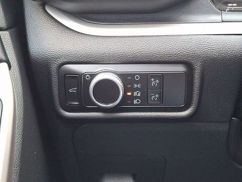 Used 2023 Ford Explorer XLT AWD/4WD image 28