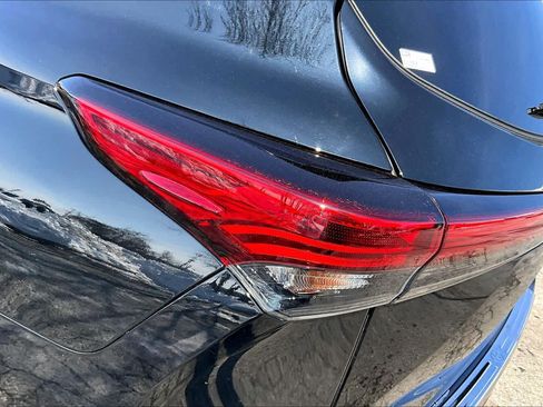 Used 2022 Toyota Highlander LE FWD image 27