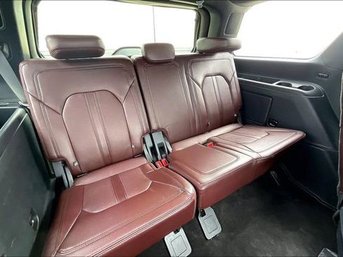 Used 2023 Ford Expedition Limited AWD/4WD image 27