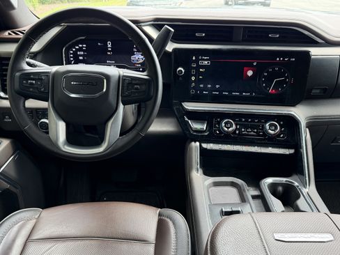 Used 2025 GMC Sierra 3500 Denali w/ Denali Reserve Package image 7