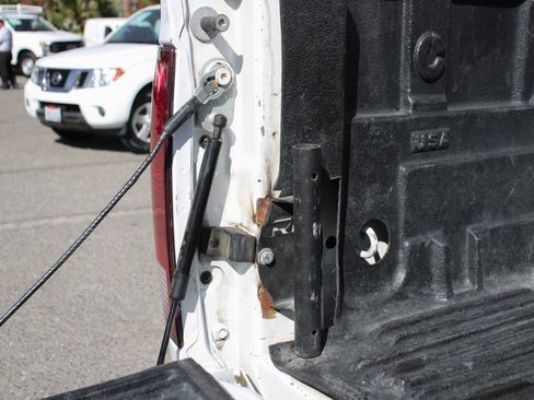 Used 2017 RAM 2500 SLT image 9