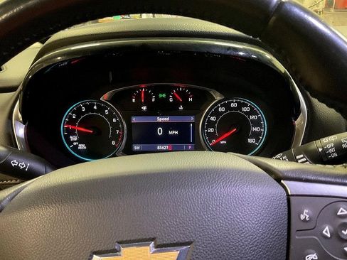 Used 2020 Chevrolet Traverse LT image 7