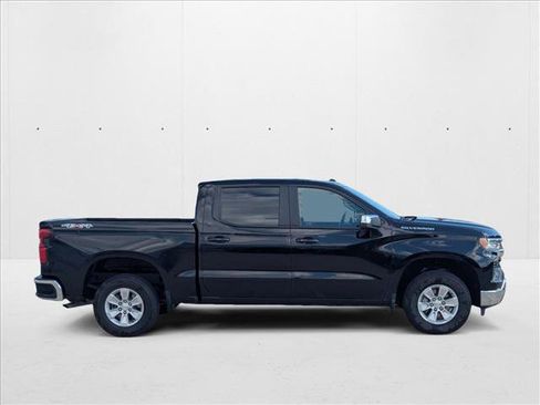 Used 2025 Chevrolet Silverado 1500 LT image 4