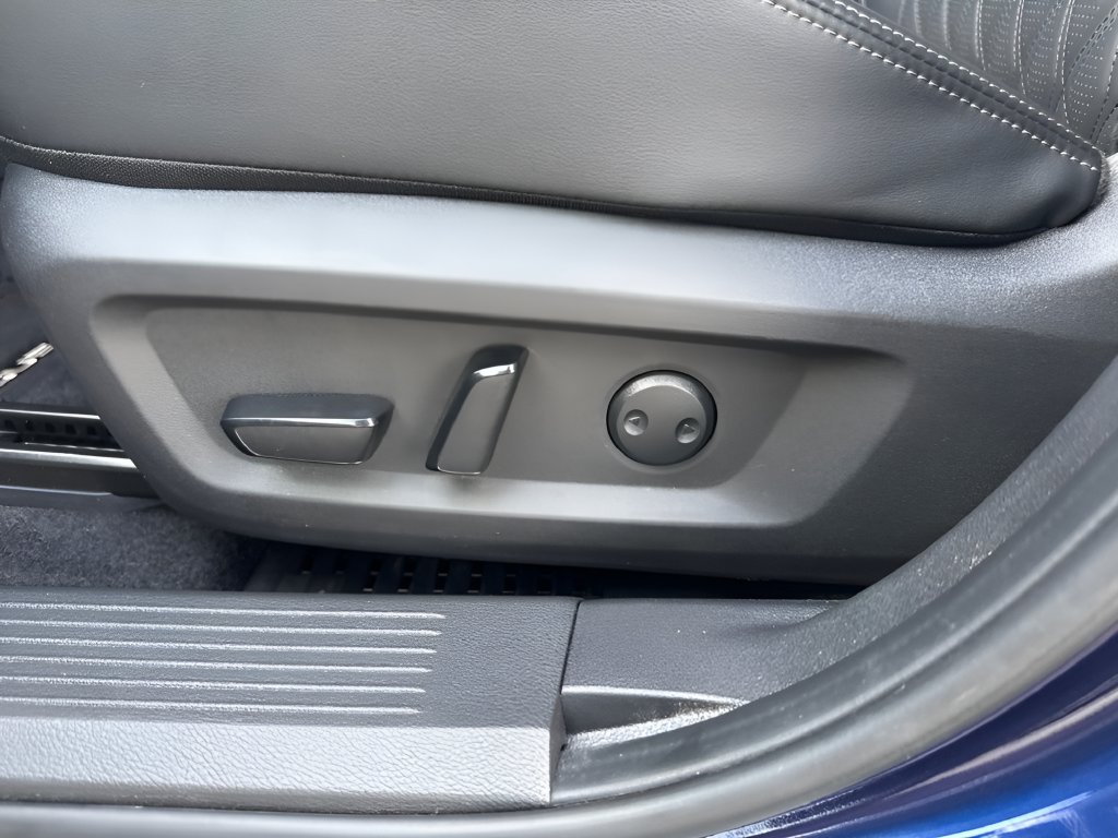 Used 2026 Nissan Rogue Platinum w/ Platinum Premium Package AWD/4WD image 10