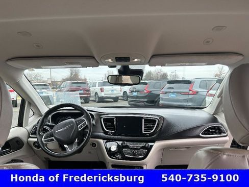 Used 2020 Chrysler Pacifica Touring-L w/ Advanced Safetytec Group image 52