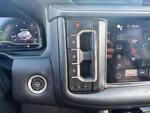 Used 2024 GMC Yukon XL Denali RWD image 29