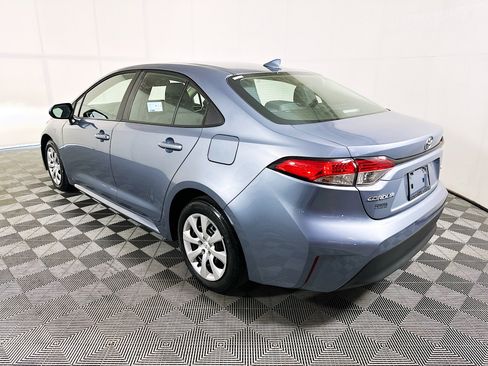 Used 2024 Toyota Corolla LE FWD image 5