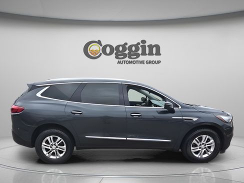 Used 2019 Buick Enclave Essence image 4