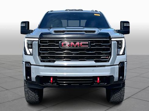 Used 2025 GMC Sierra 2500 AT4 w/ AT4 Premium Plus Package image 3