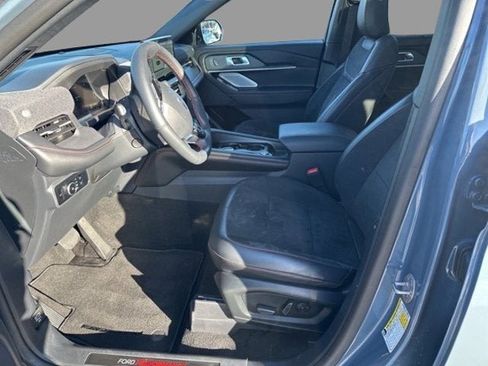Used 2025 Ford Explorer ST image 12