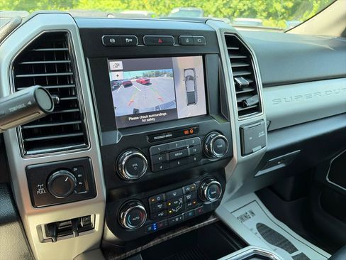 Used 2019 Ford F350 Lariat AWD/4WD image 13