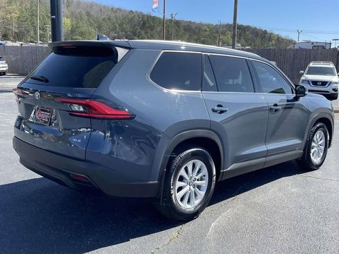 Used 2024 Toyota Grand Highlander XLE image 4