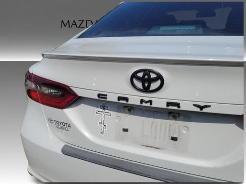 Used 2022 Toyota Camry SE w/ Convenience Package FWD image 18