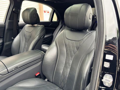 Used 2018 Mercedes-Benz S 560 Sedan w/ AMG Line Exterior image 39