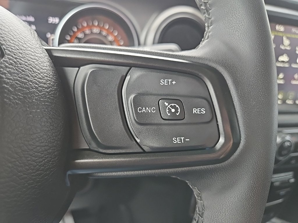 Used 2023 Jeep Gladiator Sport AWD/4WD image 47