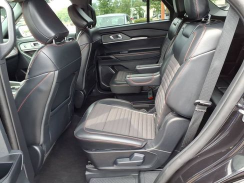 Used 2025 Ford Explorer ST-Line AWD/4WD image 11